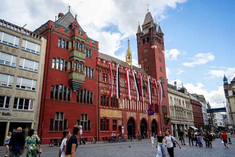 L'Hôtel de Ville de Bâle, l'une des villes-hôtes de l'Euro féminin de football, le 25 juillet 2025