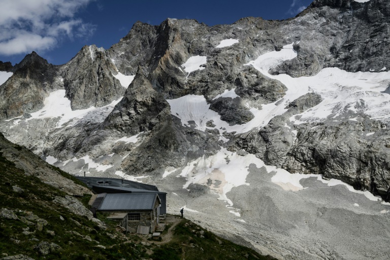 Le refuge de la Selle dans le massif des Ecrins à Saint-Christophe-en-Oisans, en Isère, le 8 juillet 2025