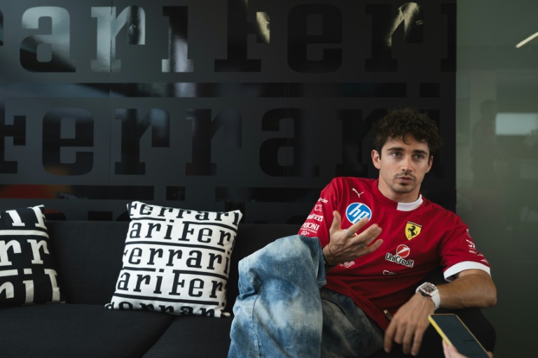 Charles Leclerc lors d'une interview avec l'AFP en marge du Grand Prix de F1 de Grande-Bretagne, le 4 juillet 2025 à Silverstone