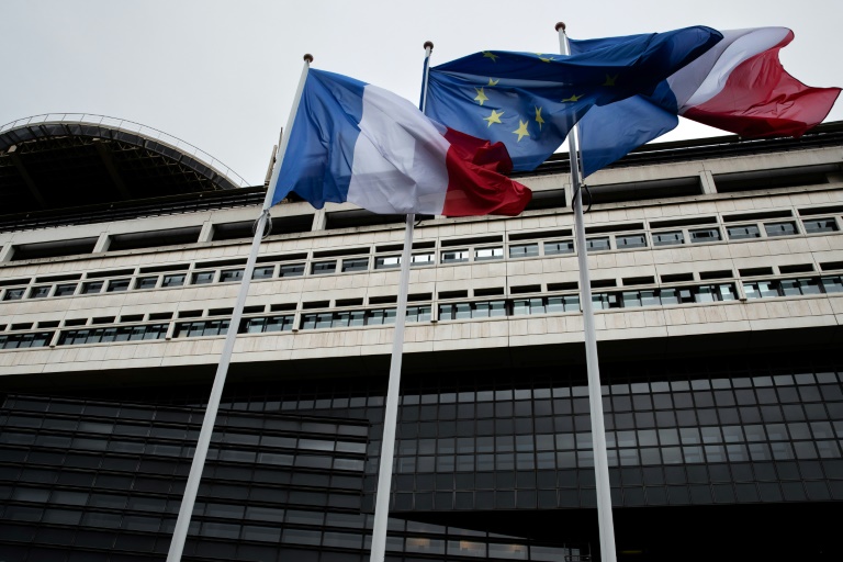 Cette baisse à 1,7% offrirait un bol d'air aux acteurs du logement social, qui empruntent au taux du Livret A, et aux banques, qui auront moins d'intérêts à verser aux épargnants en fin d'année