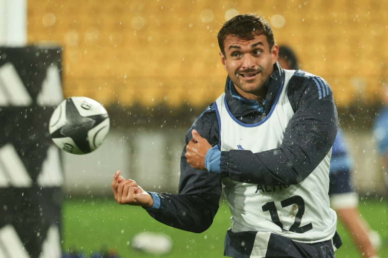 Le joueur du XV de France Esteban Abadie à l'entraînement le 11 juillet 2025 avant le match contre la Nouvelle-Zélande, au Sky Stadium de Wellington.