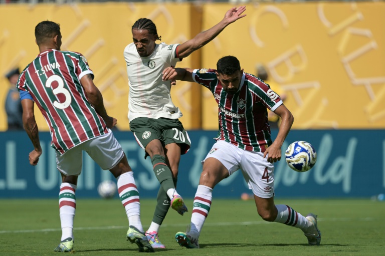 L'attaquant brésilien Joao Pedro marque pour Chelsea contre Fluminense en demi-finales du Mondial des clubs le 8 juillet 2025 à East Rutherford dans le New Jersey