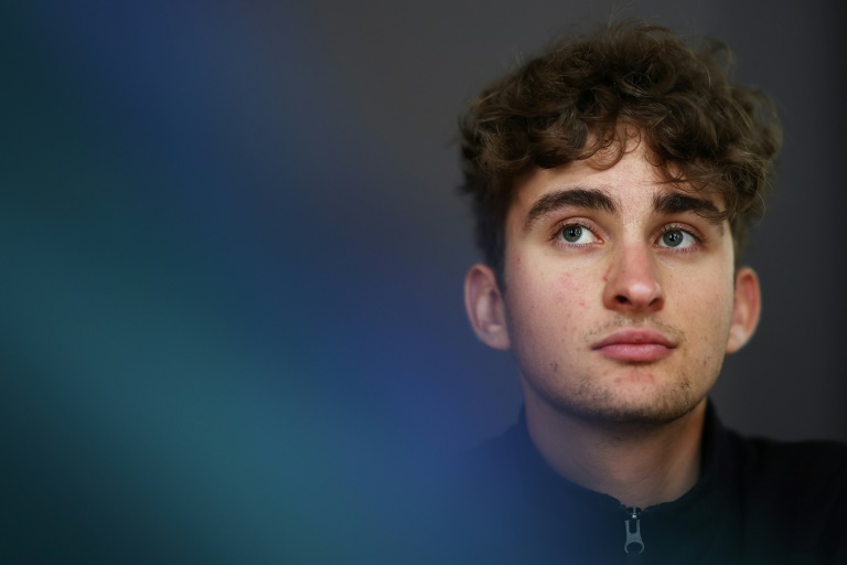 Paul Seixas en interview le 7 juin 2025 à la veille du Critérium du Dauphiné. A 18 ans, le jeune coureur de l'équipe Decathlon-AG2R est considéré comme l'un des plus sûrs espoirs du cyclisme français. Il n'a pas été aligné sur le Tour de France cette saison