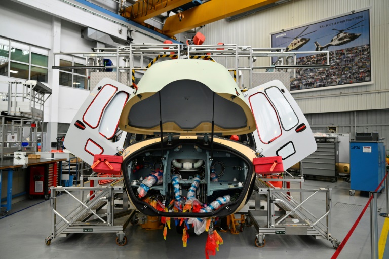 Ligne d'assemblage de l'hélicoptère H160 d'AIrbus à Marignane, dans le sud-est de la France, le 24 juillet 2025