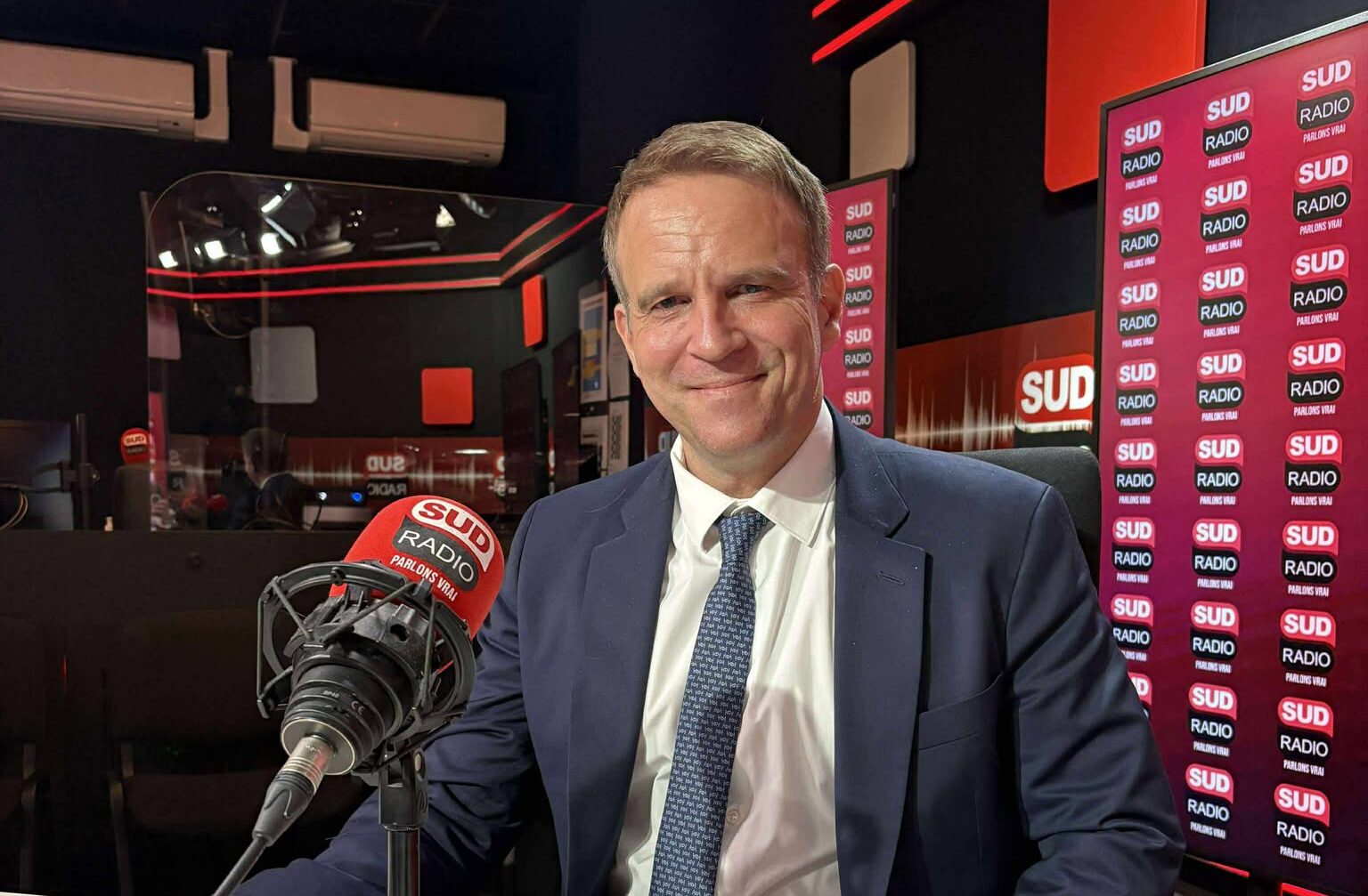MArc ferracci, macronisme, duplomb, douane