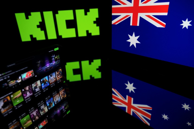 Un écran avec le logo et la page du site australien Kick, à Toulouse le 21 août 2025