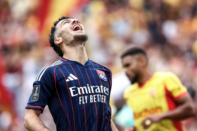 Georges Mikautadze avec l'Olympique lyonnais lors du déplacement au stade Bollaert à Lens, le 16 août 2025