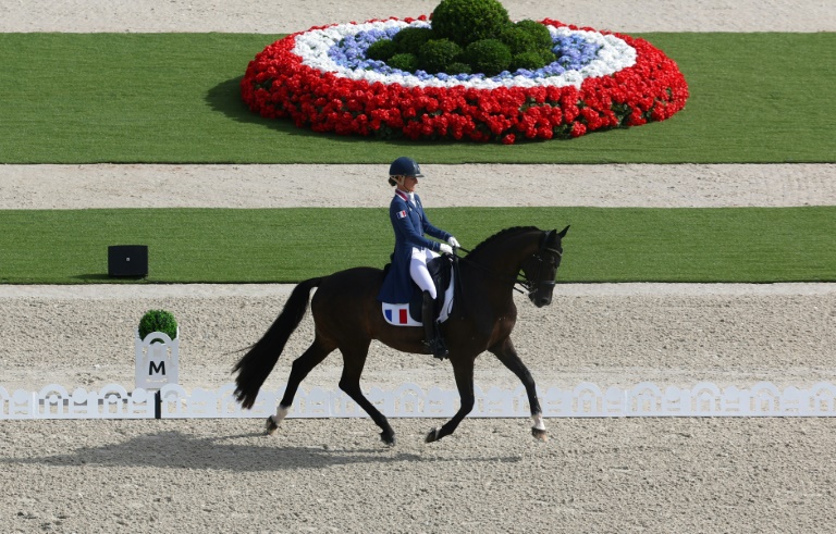 La cavalière française Pauline Basquin lors de l’épreuve de dressage en individuel aux Jeux olympiques de Paris, le 4 août 2024 à Versailles