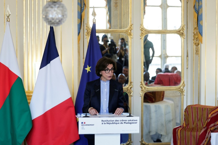 La ministre de la Culture, Rachida Dati lors d'une cérémonie pour la restitution à Magadascar de trois crânes de l'époque coloniale, le 26 août 2025 à Paris