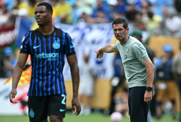 L'entraîneur de l'Inter Milan Cristian Chivu durant le match de poules du Mondial des clubs contre Fluminense le 30 juin 2025 à Charlotte