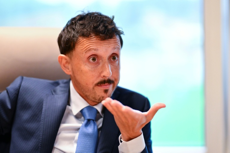 Le président de l'Olympique de Marseille Pablo Longoria lors d'un entretien avec l'AFP, le 20 août 2025 à Marseille