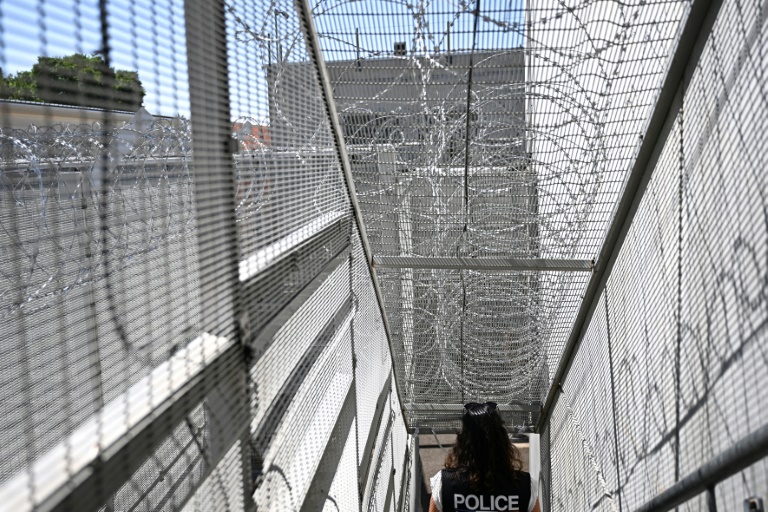 Dans le centre de rétention administrative de Nîmes le 24 juillet 2025