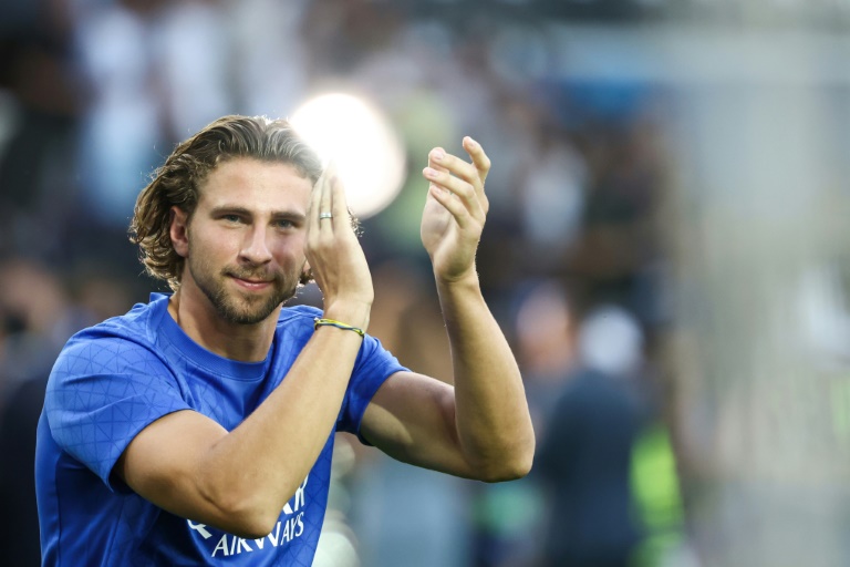 Le nouveau défenseur du PSG, Illia Zabarnyi, devrait être sollicité pour le premier match du champion d'Europe en Ligue 1, contre Nantes
