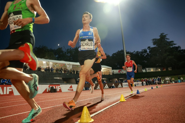 Battu au meeting de Paris, Yann Schrub a cette fois prix le dessus sur son rival sur 5000 m Jimmy Gressier, aux championnats de France d'athlétisme à Talence, le 1er août 2025