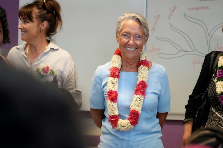 La ministre de l'Education nationale Elisabeth Borne lors d'une visite à Mayotte, le 18 août 2025