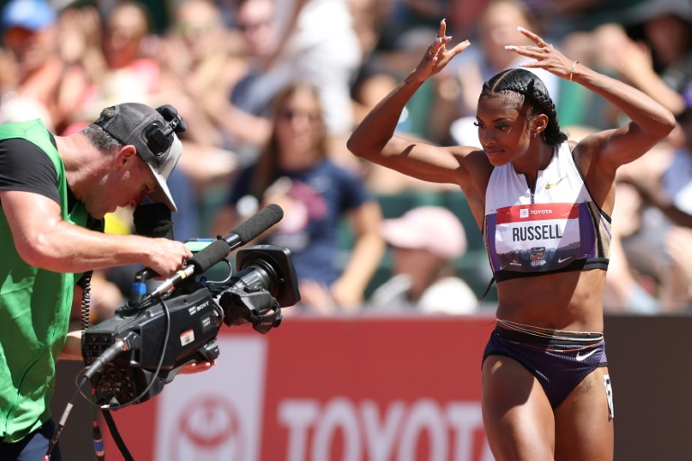 Masai Russell après sa victoire en finale du 100 m haies aux sélections américaines, le 2 août 2025 à Eugene, en Oregon
