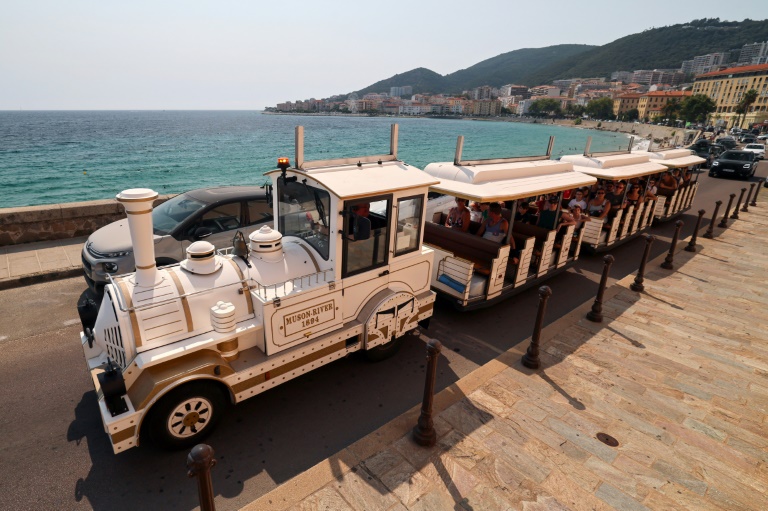 Le petit train d'Ajaccio, en Corse, le 6 août 2025