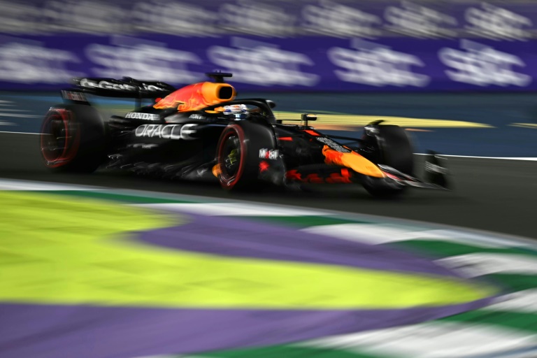 Le pilote néerlandais Max Verstappen (Red Bull) lors des qualifications du Grand Prix de Formule 1 d'Arabie saoudite sur le circuit de Jeddah le 19 avril 2025.