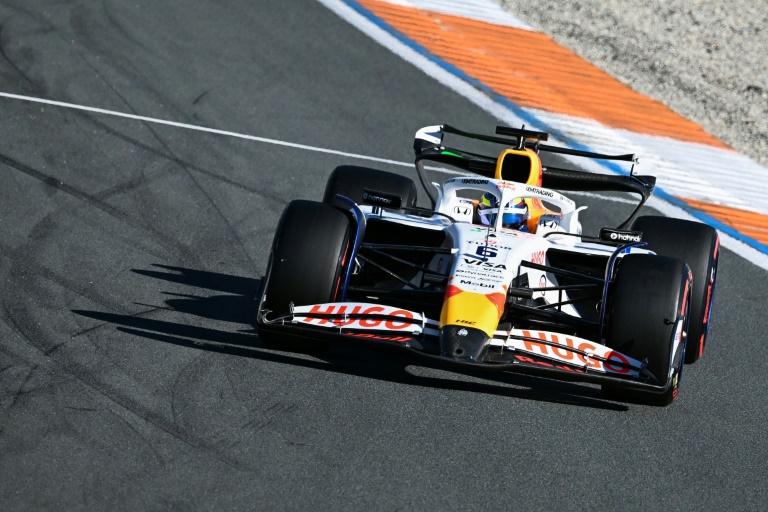 Isack Hadjar au volant de sa Racing Bull lors de la Q2 sur le circuit Zandvoort, le 30 août 2025