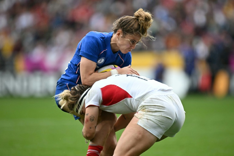 L'ouvreuse française Carla Arbez lors de la demi-finale du Mondial 2025 contre l'Angleterre, le 20 septembre 2025 à Bristol