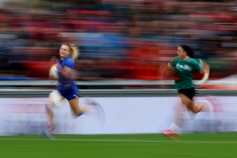 L'ailière Joanna Grisez a fait parler sa vitesse pour inscrire l'essai décisif de la France en quart de finale du mondial féminin face à l'Irlande, au Sandy Park d'Exeter (Angleterre), le 14 septembre 2025
