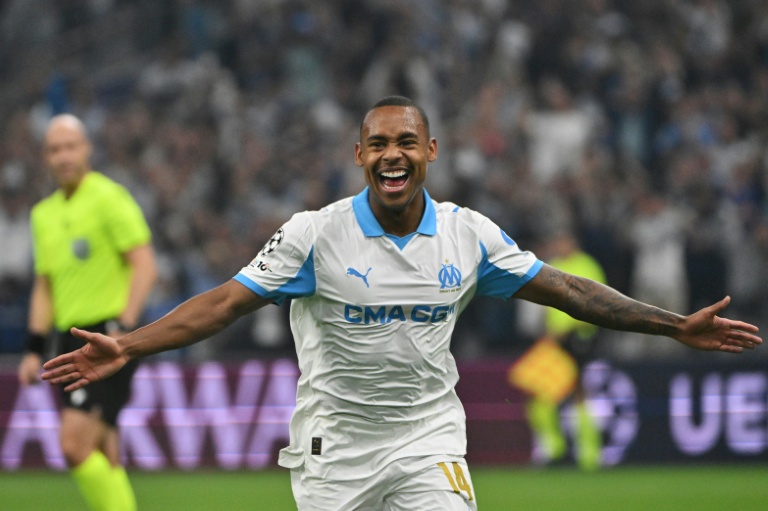 L'ailier brésilien Igor Paixao a été l'homme fort de l'OM dans sa victoire 4-0 contre l'Ajax au Vélodrome, inscrivant deux buts dans le premier quart d'heure, le 30 septembre 2025