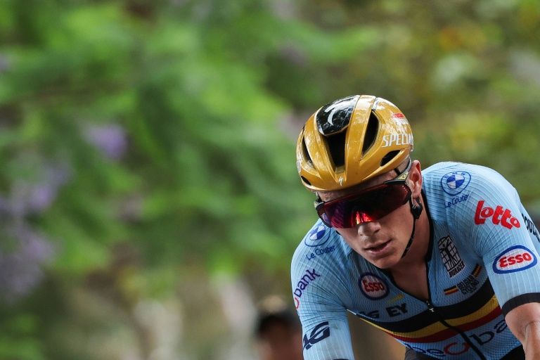 Le Belge Remco Evenepoel, deuxième des Mondiaux de cyclisme, le 28 septembre 2025 à Kigali au Rwanda