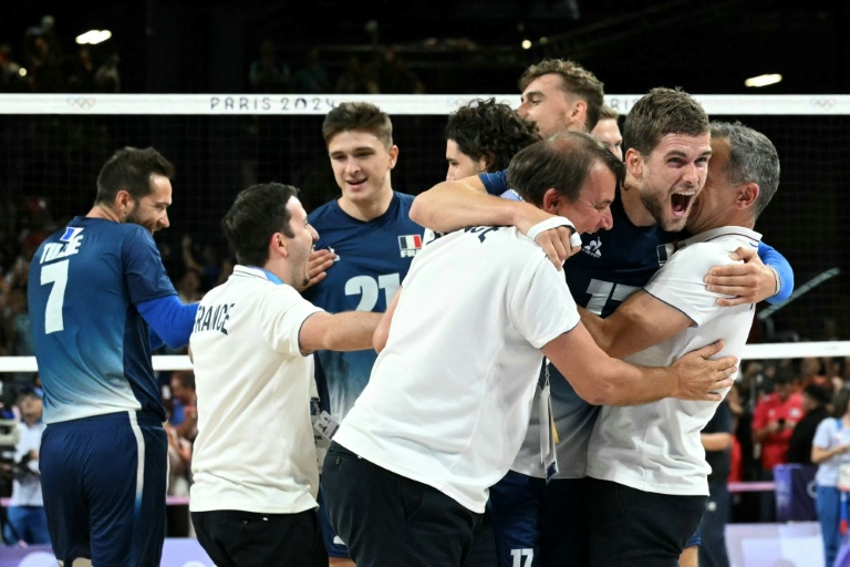 Trevor Clevenot qui célèbre après la victoire des Bleus face à l'Italie en demi-finale des JO de Paris le 7 août 2024