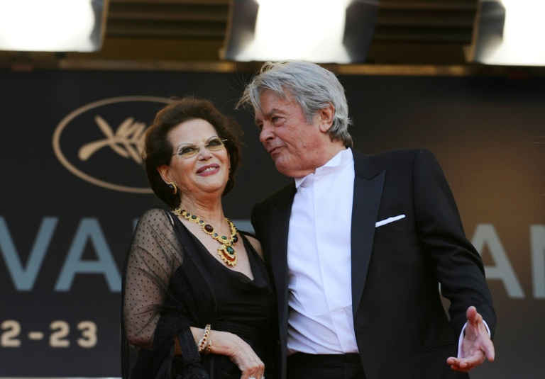 Claudia Cardinale et Alain Delon, le 14 mai 2010 à Cannes