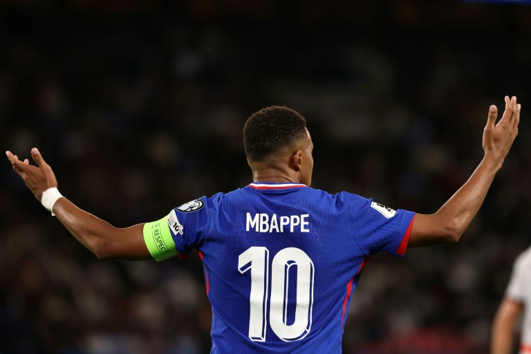 Kylian Mbappé a mené l'équipe de France en ouvrant le score au Parc des Princes face à l'Islande en qualifications à la Coupe du monde 2026, le 9 septembre 2025.