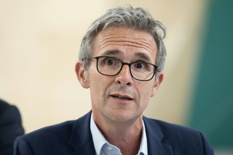 Le président PS du département de Seine-Saint-Denis, Stéphane Troussel assiste à la présentation du site d'escalade pour les JO de Paris au Bourget, au nord de la capitale, le 30 mai 2024