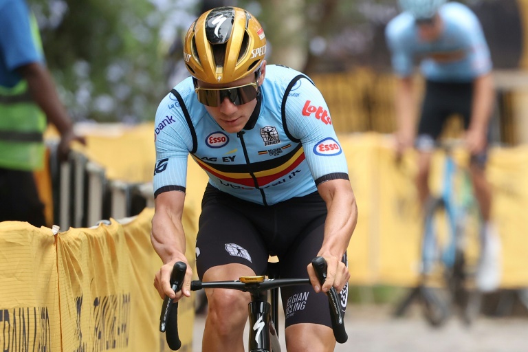 Le Belge Remco Evenepoel s'entraîne dans le cadre des Mondiaux de cyclisme le 24 septembre 2025 à Kigali au Rwanda