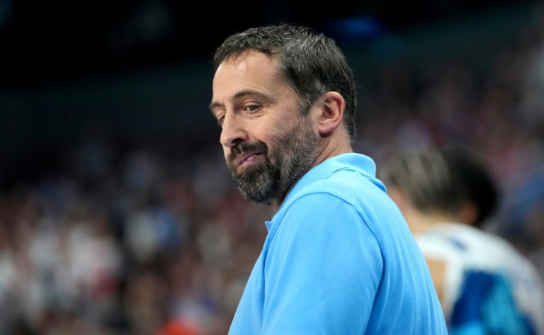 Le sélectionneur des Bleus Frédéric Fauthoux lors du 8e de finale de l'Euro de basket contre la Géorgie, le 7 septembre 2025 à Riga