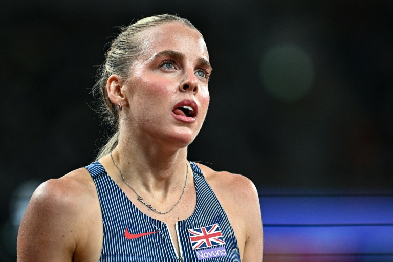La Britannique Keely Hodgkinson après sa série des demi-finales du 800 m des Mondiaux d'athlétisme le 19 septembre 2025 à Tokyo