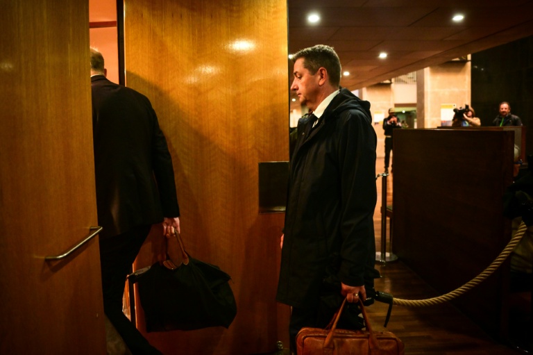 Le maire de Saint-Etienne Gaël Perdriau arrives au tribunal de Lyon le 22 septembre 2025