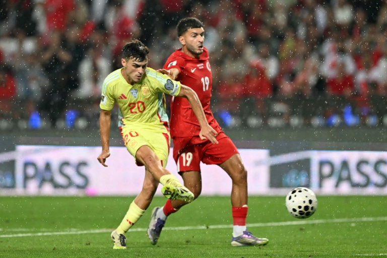 Pedri inscrit un but face à la Turquie, lors de la large victoire de l'Espagne 6 à 0, en qualifications pour le Mondial-2026, le 7 septembre 2025 à Konya
