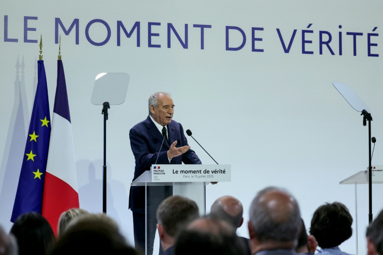 Le Premier ministre François Bayrou présente les grandes lignes du budget 2026 de la France, le 15 juillet 2025 à Paris