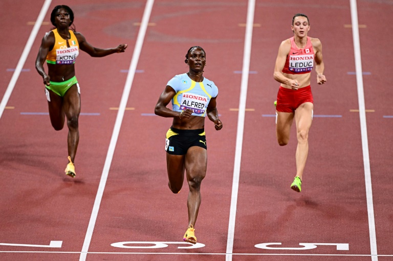 Julien Alfred remporte sa série du 100m aux Mondiaux de Tokyo, le 13 septembre 2025