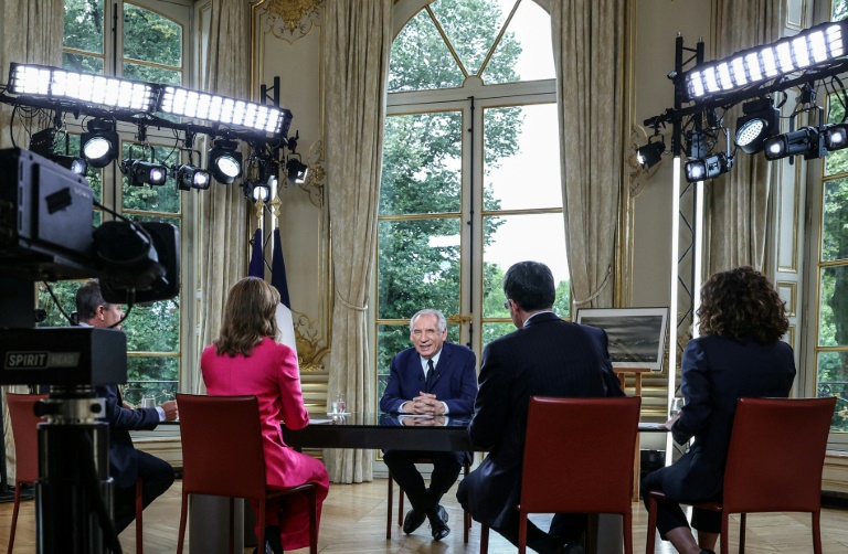 Le Premier ministre François Bayrou devant les médias TV à l'hôtel de Matignon à Paris le 3 septembre 2025