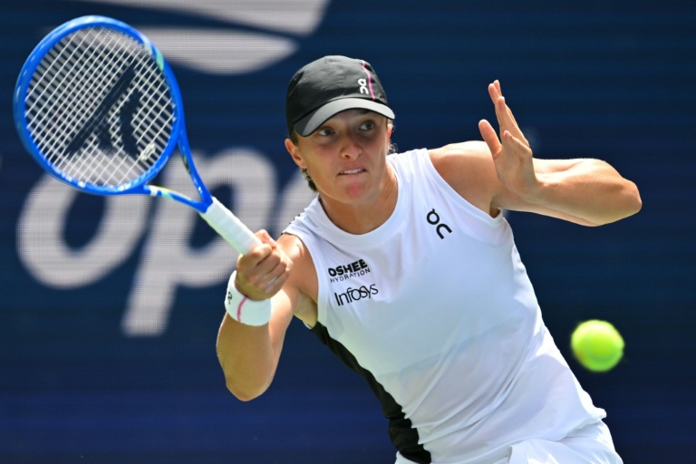 La Polonaise Iga Swiatek lors de son 8e de finale de l'US Open face à la Russe Ekaterina Alexandrova à New York City le 1er septembre 2025.