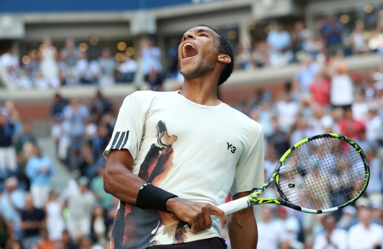 Le Canadien Félix Auger-Aliassime célèbre sa victoire contre l'Australien Alex De Minaur en quart de finale de l'US Open, à New York, le 3 septembre 2025