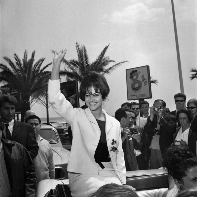 L'actrice Claudia Cardinale au Festival de Cannes en mai 1963