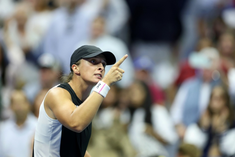 La Polonaise Iga Swiatek après sa victoire face à la Russe Anna Kalinskaya au 3e tour de l'US Open à New York le 30 août 2025.