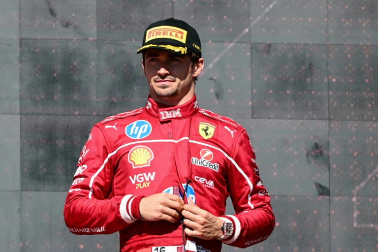 Charles Leclerc sur le podium du Grand Prix des Etats-Unis qu'il a terminé troisième, le 19 octobre 2025 à Austin
