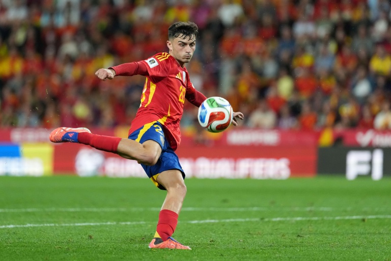 Le milieu de l'Espagne Pedri contre la Bulgarie en match de qualification au Mondial-2026, le 14 octobre 2025 à Valladolid