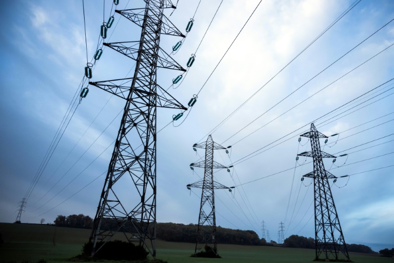Plus du tiers des foyers français déclarent avoir peiné à payer certaines factures de gaz ou d'électricité ces douze derniers mois, un taux inédit sur fond de hausse des prix de l'énergie
