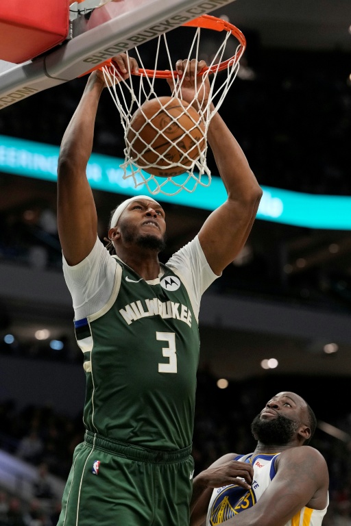 Myles Turner lors du match NBA des Milwaukee Bucks contre les Golden State Warriors, le 30 octobre 2025 à Milwaukee
