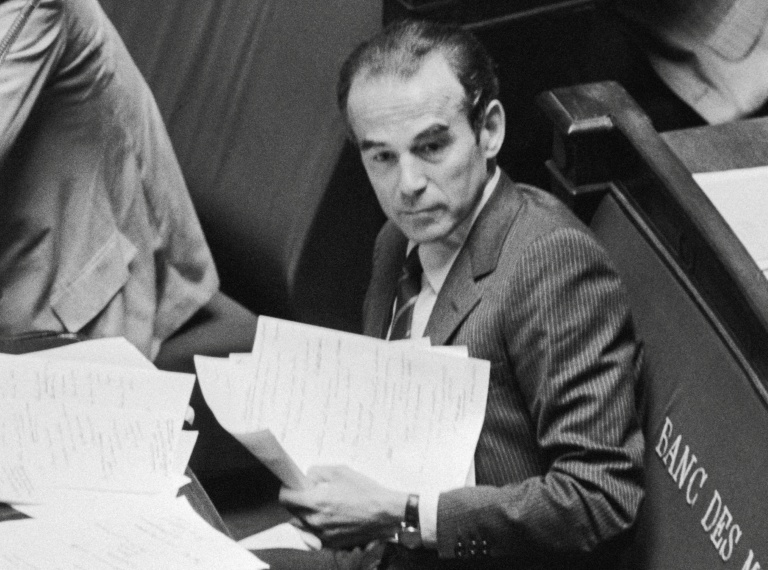 Le ministre de la Justice Robert Badinter à l'Assemblée nationale, lors de l'examen du projet de loi sur l'abolition de la peine de mort, le 17 septembre 1981 à Paris
