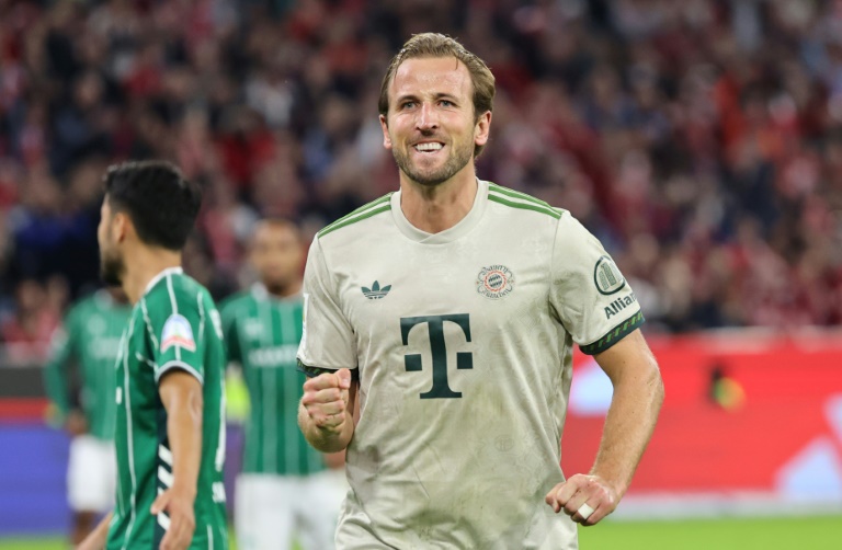 Le buteur du Bayern Munich Harry Kane est inarrêtable, il vient de marquer sur penalty face au Werder Brême, le 26 septembre 2025