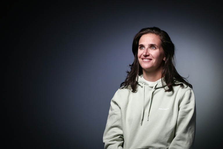 Julia Simon lors d'une séance de photo, le 28 avril 2025 à Paris